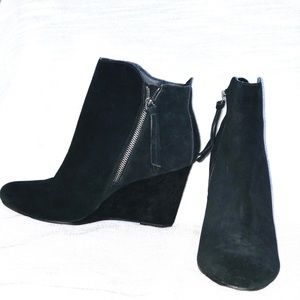 Dolce Vita | black suede bootie SZ 10